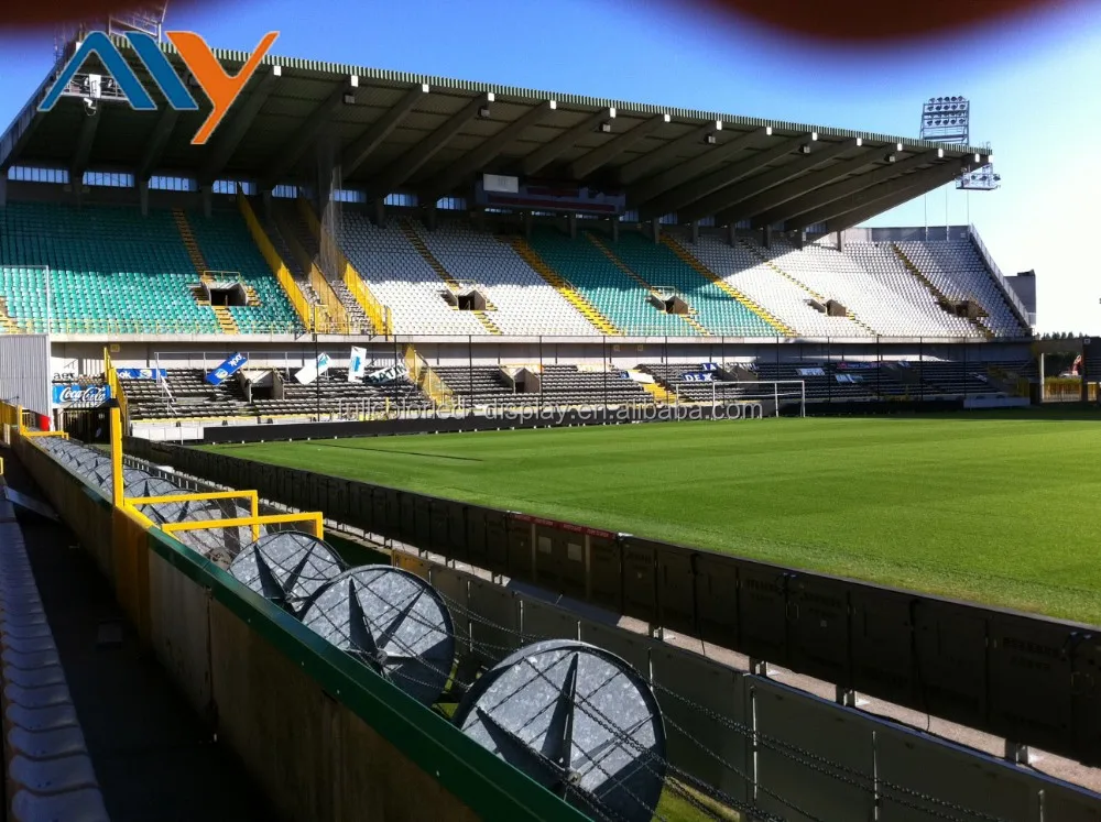 Периметр стадиона. Экран на стадионе. Монитор на стадионе. Зеленый баннерные экраны на стадионе.