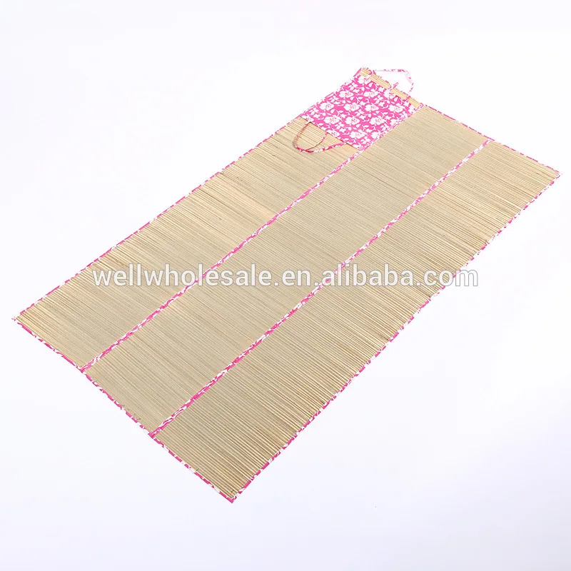 Foldable Straw Beach Mat Natural, Portable, Ideal for Outdoor Use