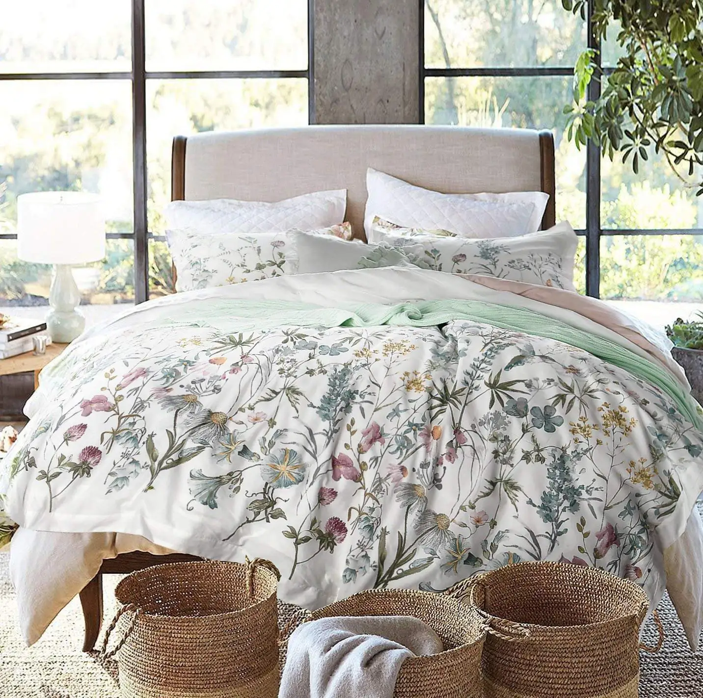 White Bedding With French Script