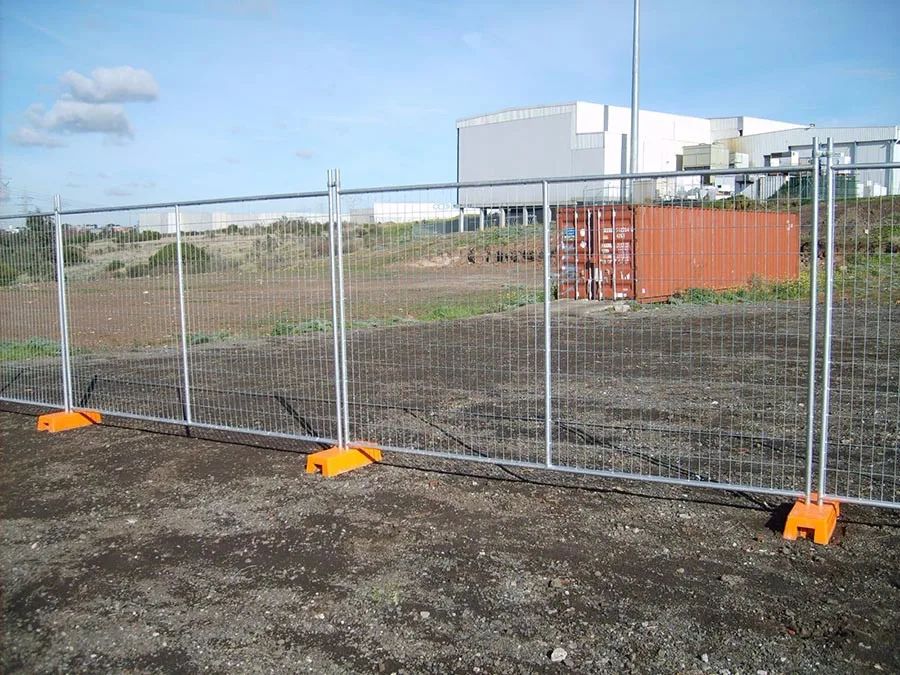 As 4687 Standard 2.4x2.1m Size Temporary Fence With Concrete Filled