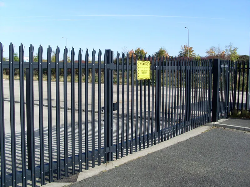 g8 palisade gate (3).jpg