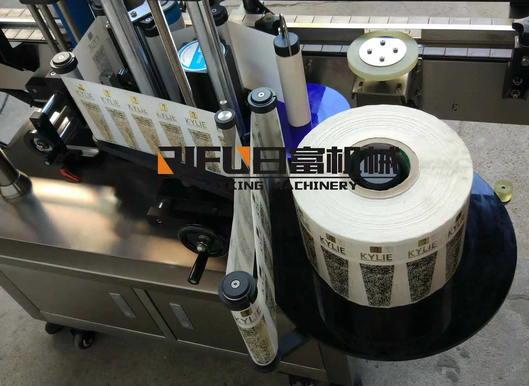 3 Sides Labeling Machine Automatic Vertical Label Applicator For Square