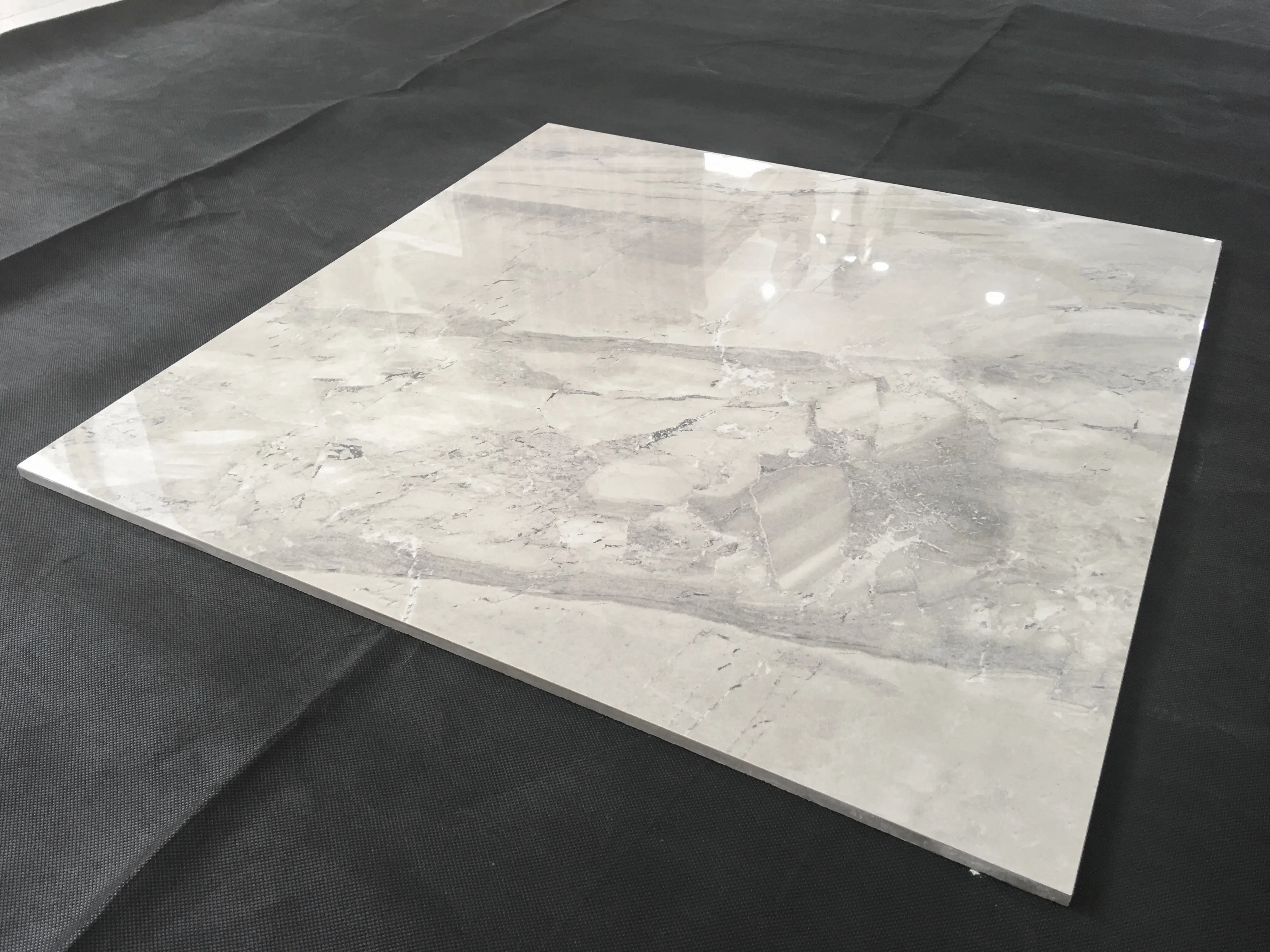 Giá rẻ vật liệu xây dựng Splash màu xám sứ tráng men gạch lát sàn