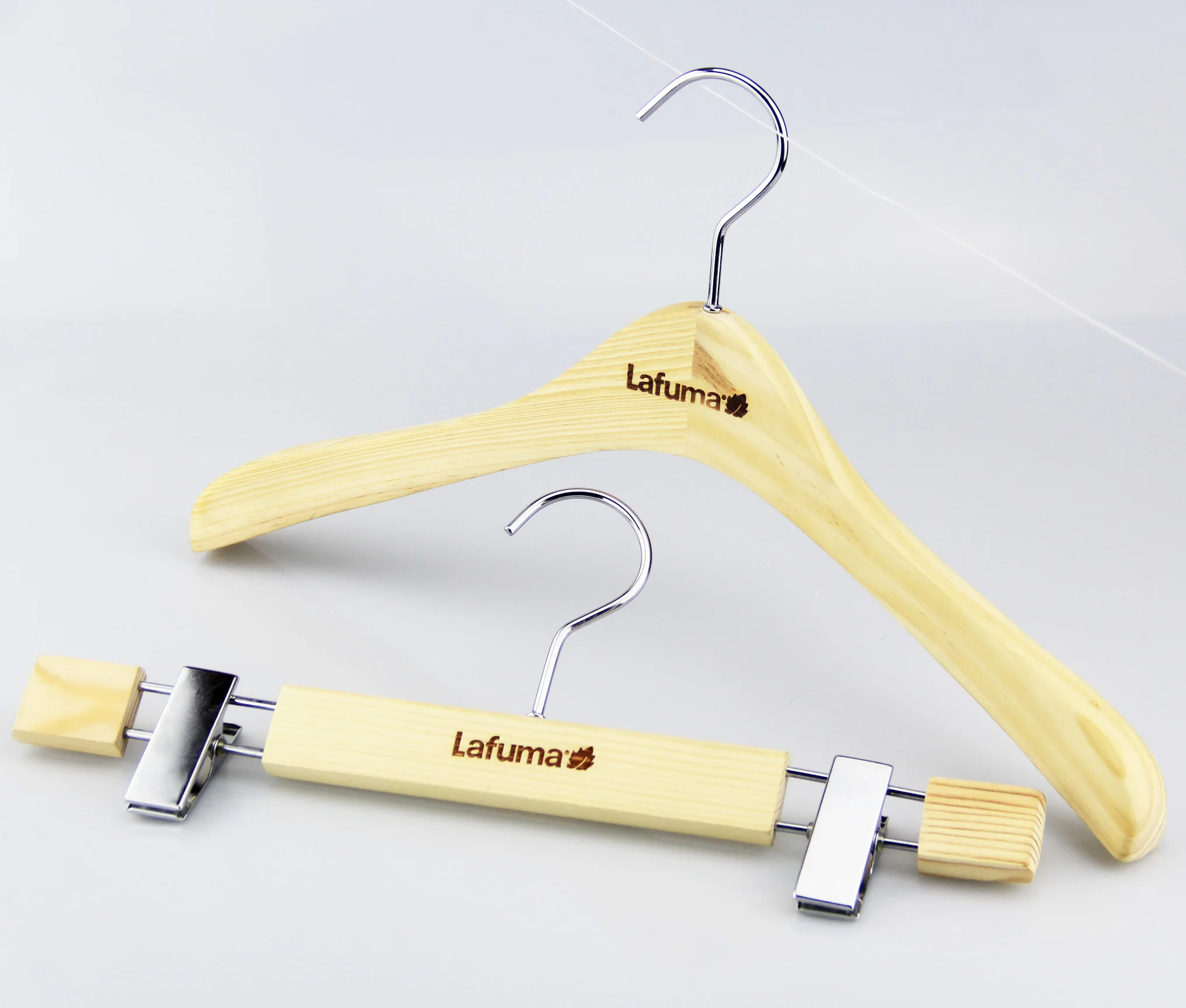 Natural Wood Coat Hanger Brand Clothes Hanger Display Customized Logo