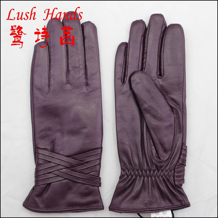 Ladies' sheepskin working gloves with strap traditional leather glove