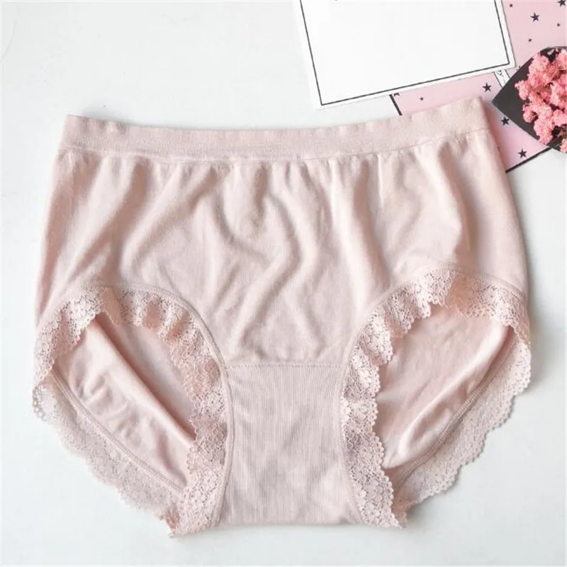 Young Lady Brief Soft Pure Cotton Underwear with Laces