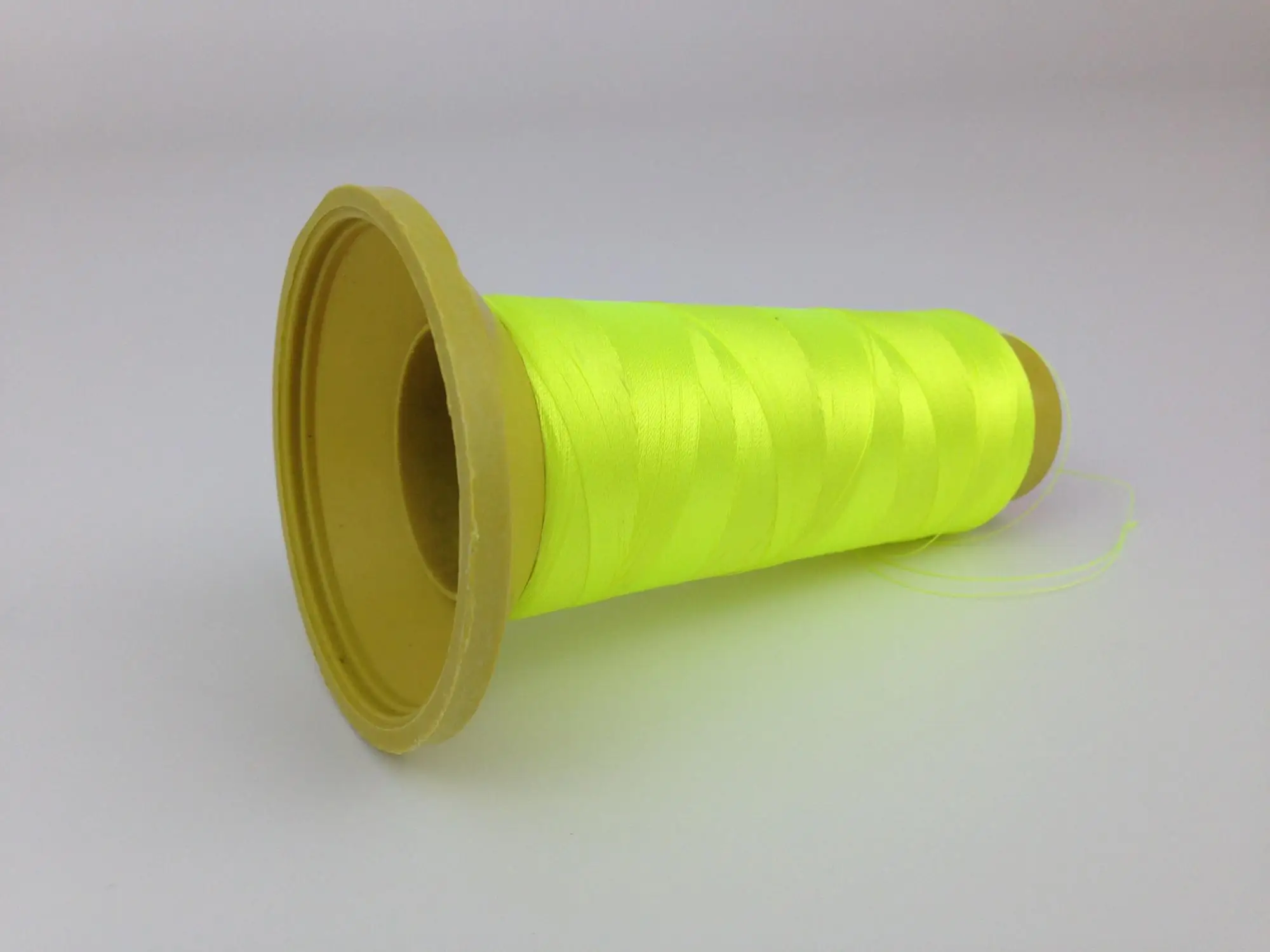 Eco-Friendly 120d/2 polyester reflective embroidery thread for sewing