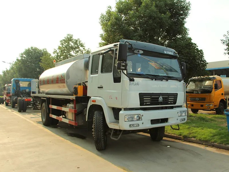 sinotruck 10000 liters asphalt bitumen tank truck