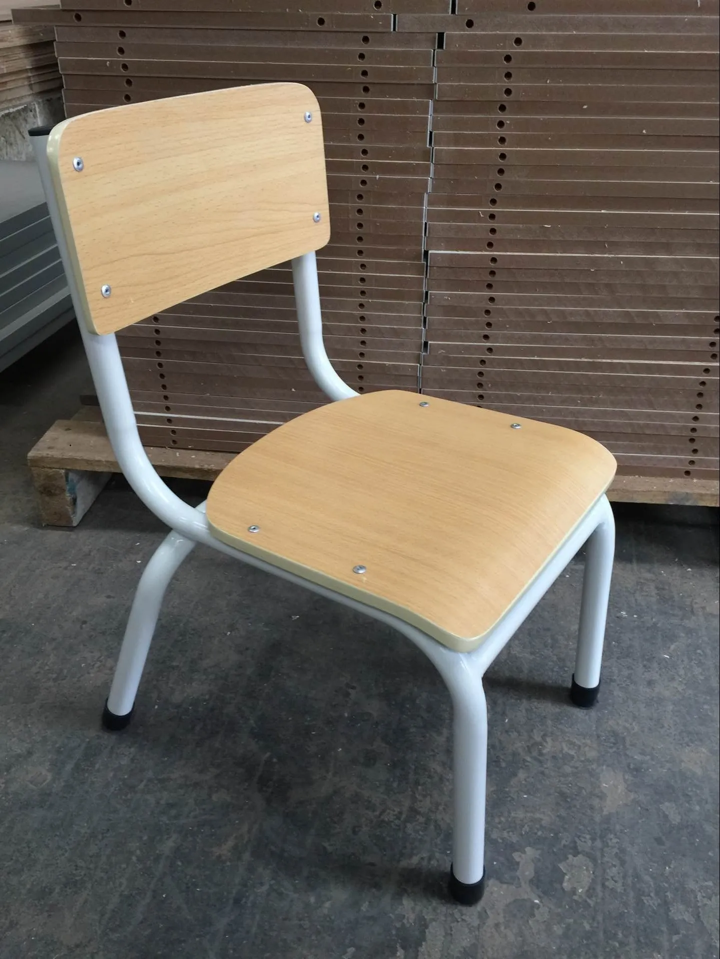 坚固耐用的孩子学校木制学习椅 - buy 金属椅子,学习椅,儿童木椅