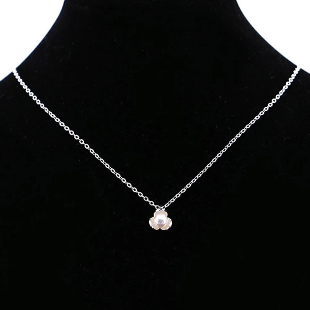 Luminous Flower Necklace Pearl Glow In The Dark Fluorescent Glowing Silver Color Nature Necklace for Friend Women Jewelry