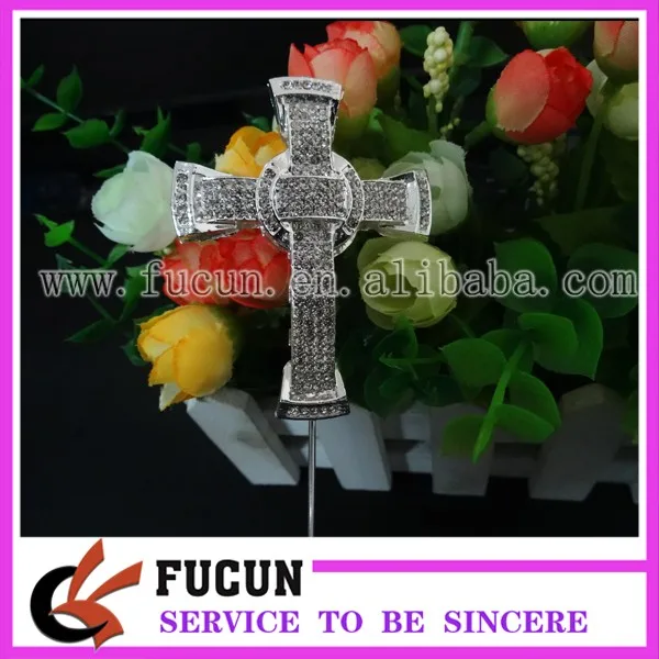 7cm rhinestone cross cake topper.jpg