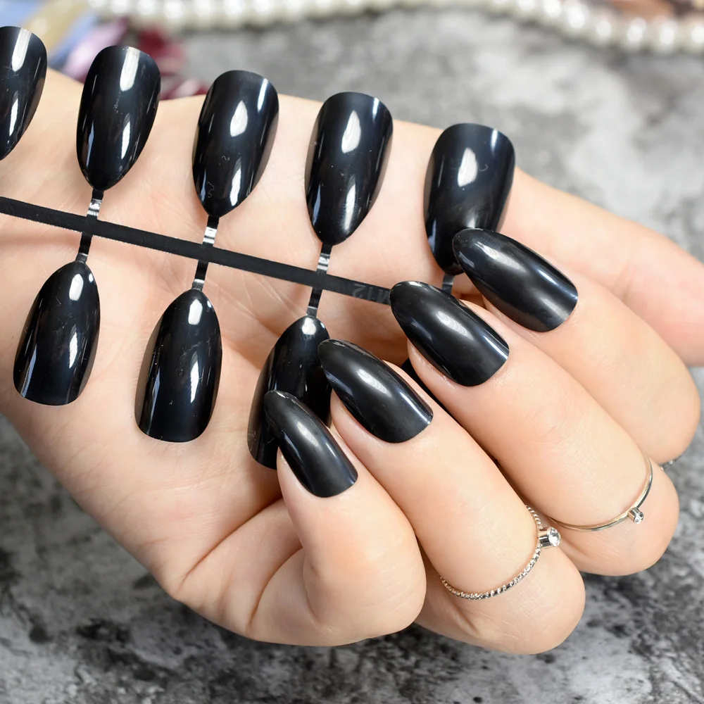 24pcs Stiletto Pointed Fake Nails Shine Black Medium Plastics Nail Art