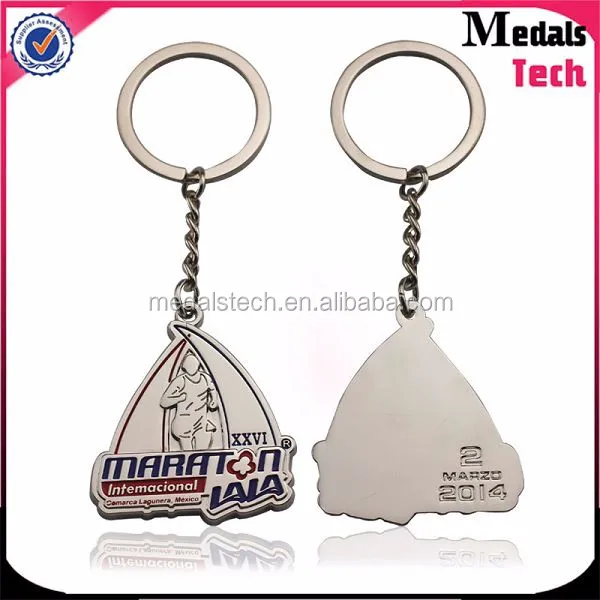 Hot selling fashion zinc alloy silver plated metal casino poker with rond keyring