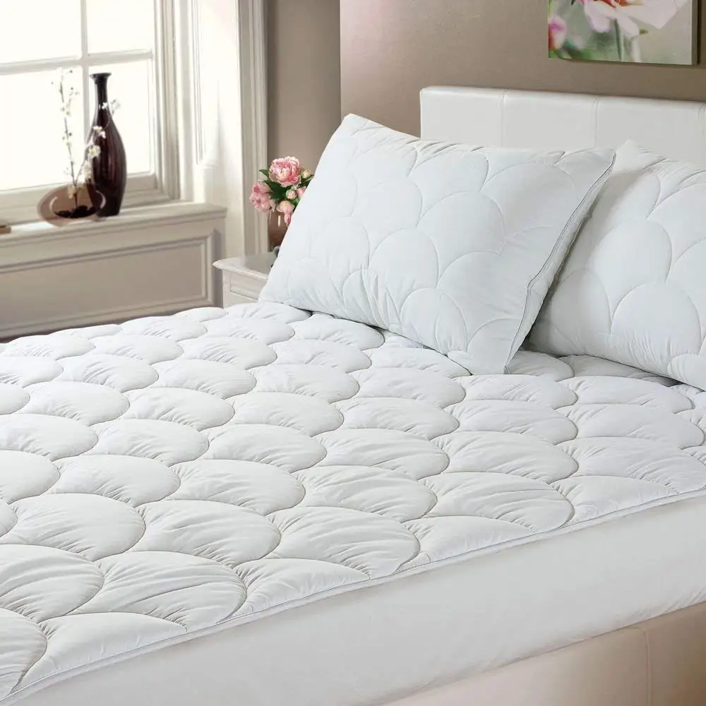 Кровать матрас подушка