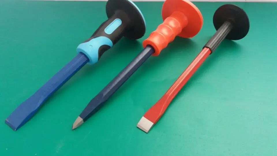 good quality of cold chisel with rubber handle 8"*16 -043