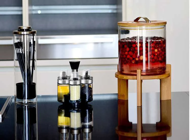 glass jar with tap.jpg