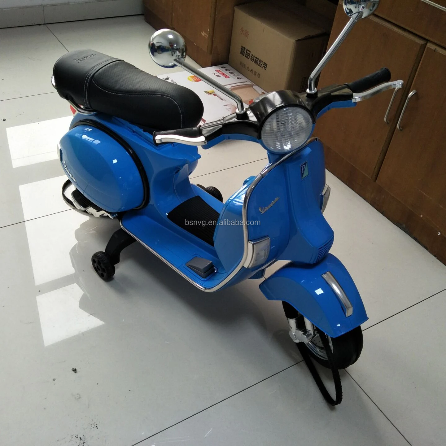 VESPA Scooter blue-1.jpg
