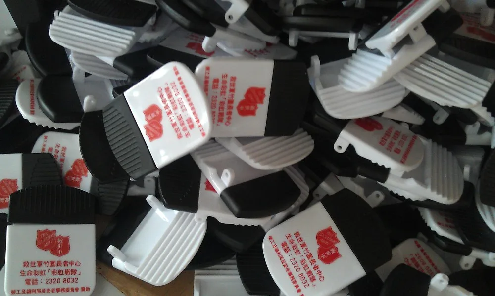 Promotional Custom Plastic Clip Logo With Super Power