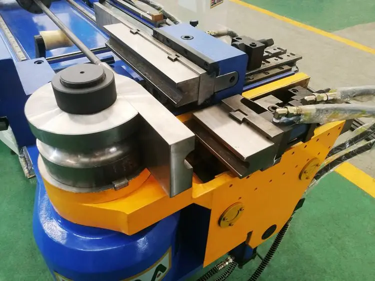 pipe bending machine