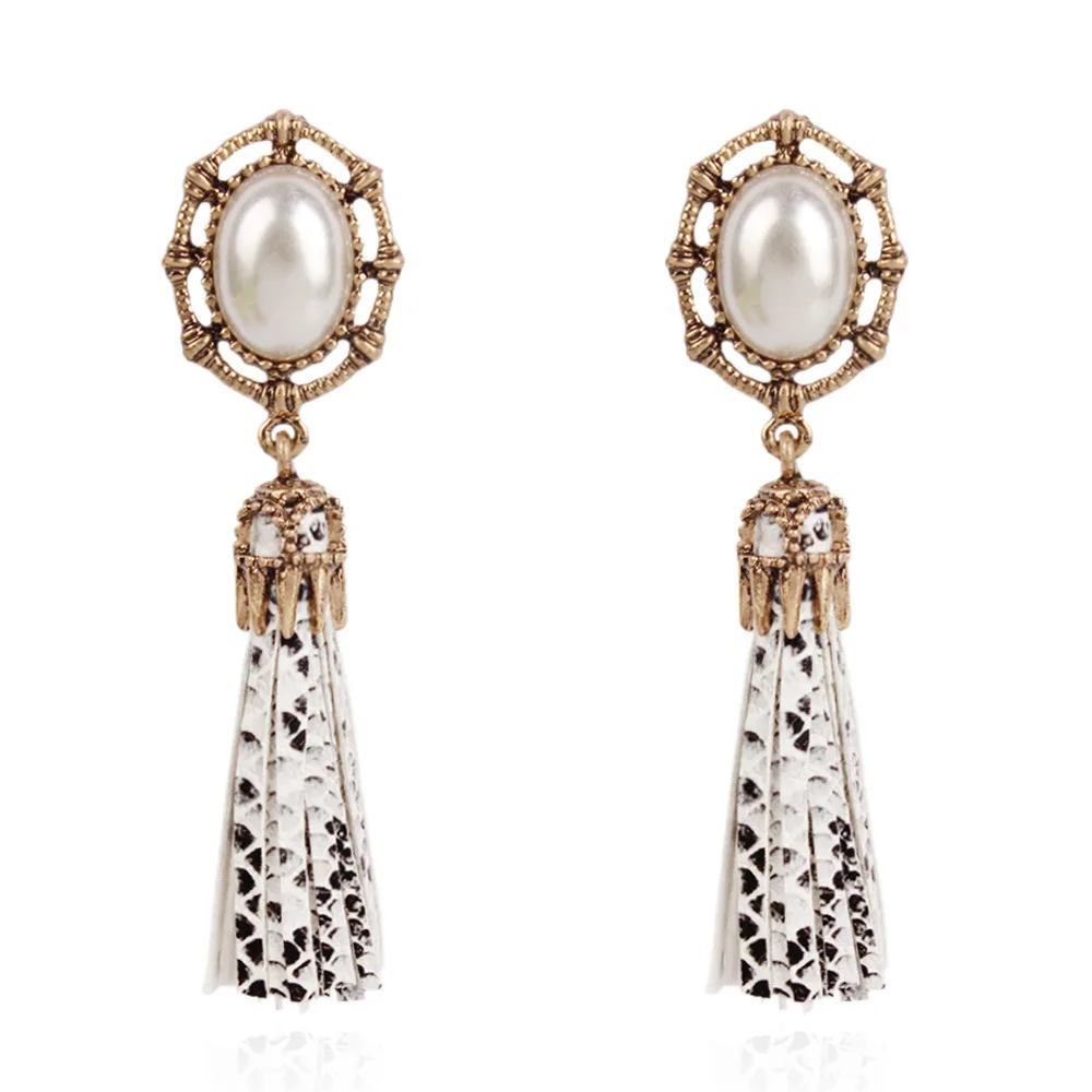 New Design Simple Imitation Pearl Hollow Metal Snakeskin Pattern PU Leather Tassel Earrings