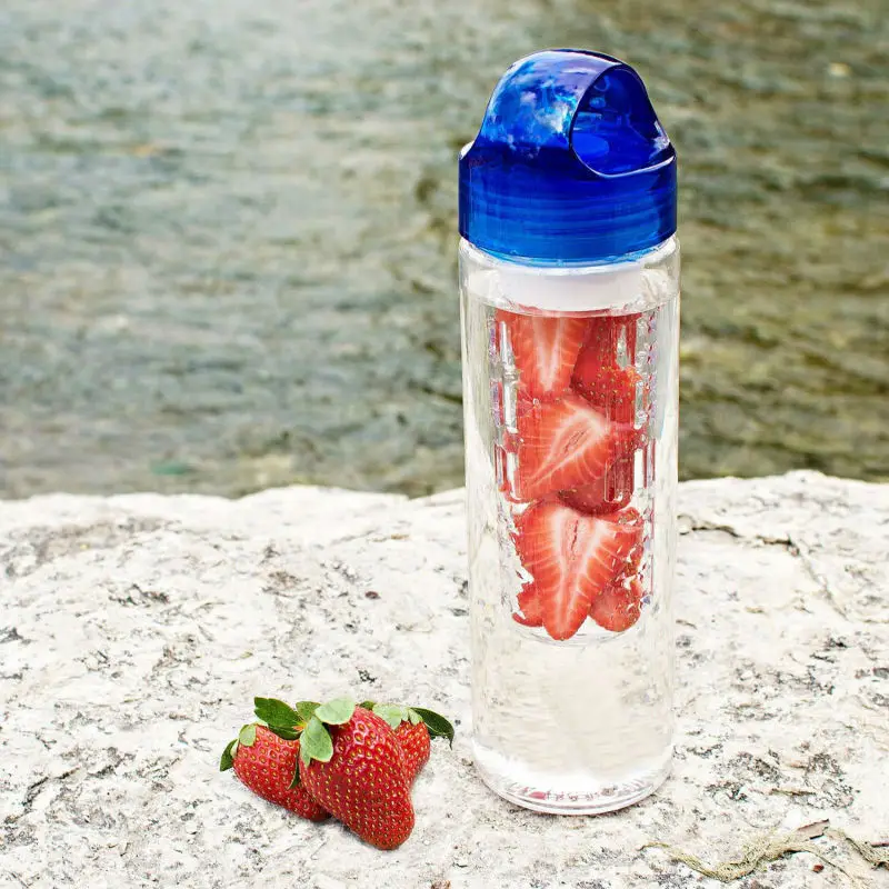 Бутылочка с отсеком. Бутылка для воды. Вода с фруктами в бутылке. Бутылка для воды с отсеком для фруктов. Kailas бутылка для воды.