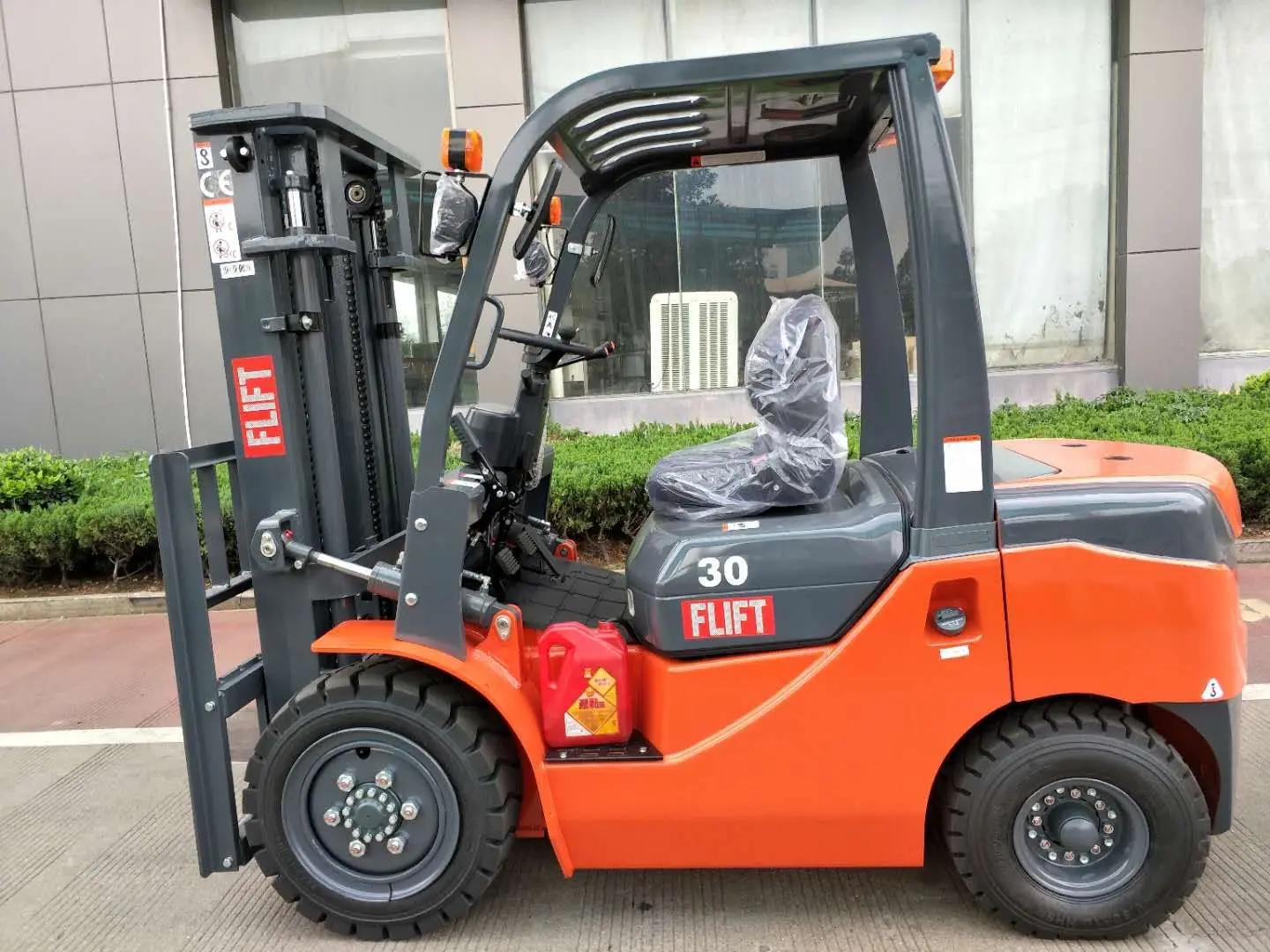 5 ton lpg&gasoline forklift with japanese nissan k21 engine