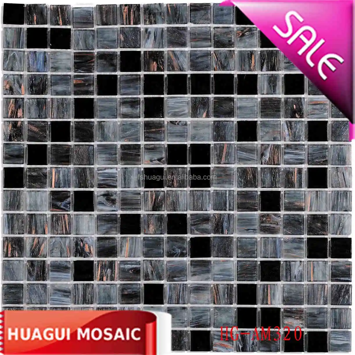 Linea dorata mix nero grigio piastrelle di vetro mosaico a parete ...