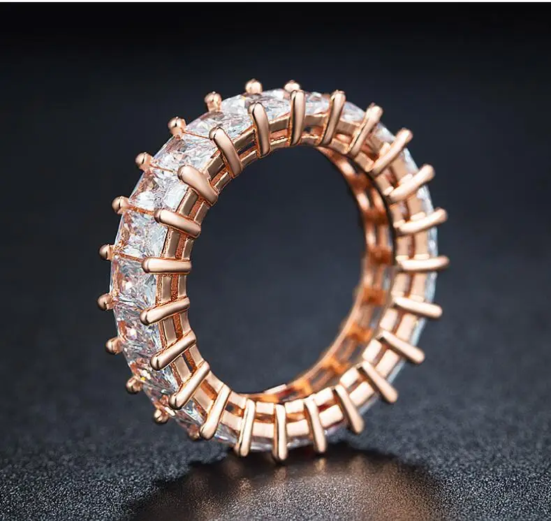 Fashion Om Design Lucky Stone Finger Ring with Lion