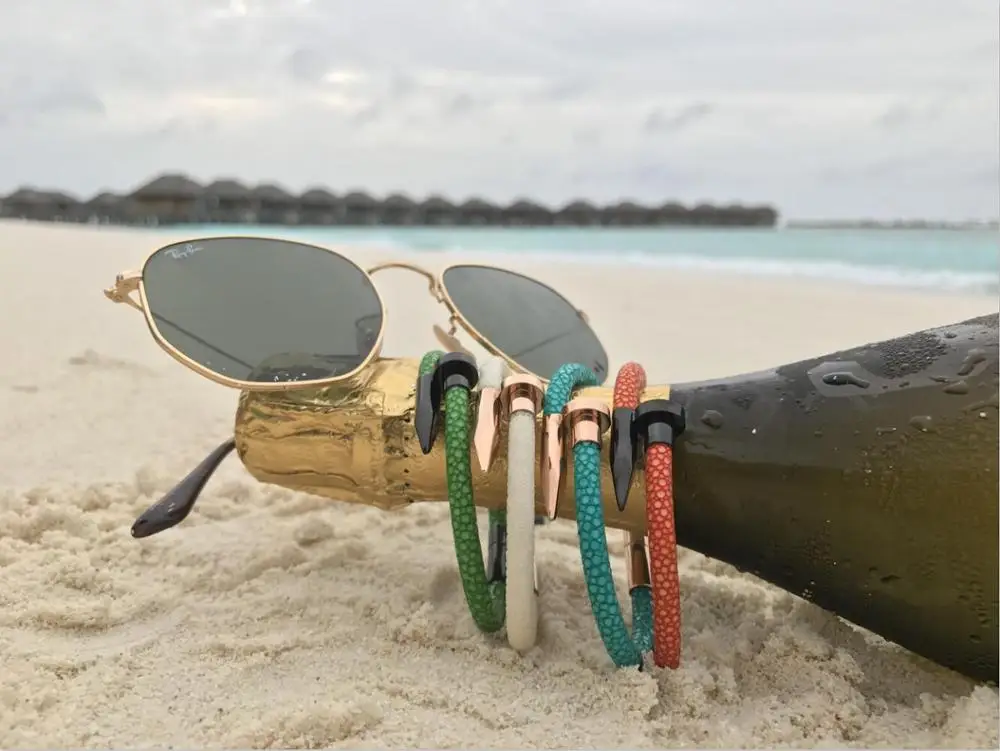 stingray nail design.jpg