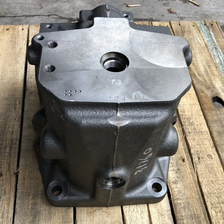 708-2L-06211 708-2L-31160 708-2L-06740 hydraulic pump case rear PC200-7 PC230-7 PC220LC-7 main pump case rear (5).jpg
