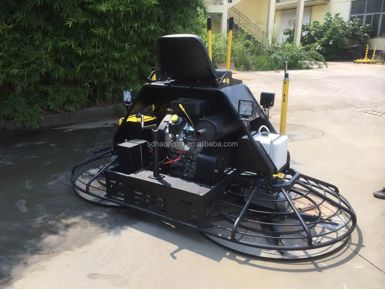 Large width concrete helicopter power float smoothing machine 