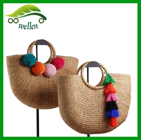 sac en paille avec pompon