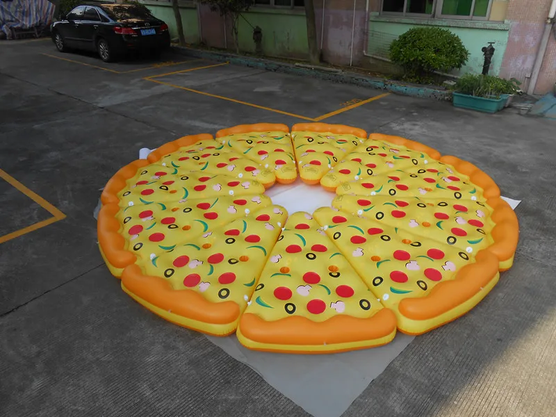 giant pizza float