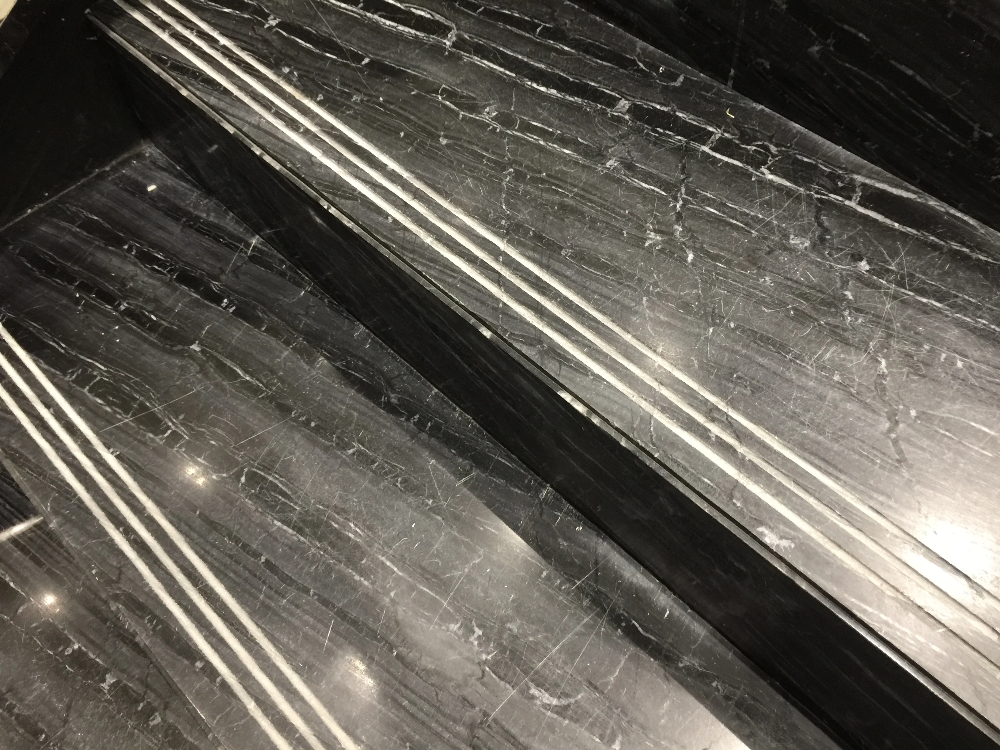 Samistone Black and White Slab Hotel Project Marble Stair