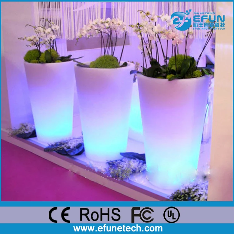 Blumenkübel Blumentopf LED Pflanzentopf 27cm Höhe 16 Farben mit Fernbedienung