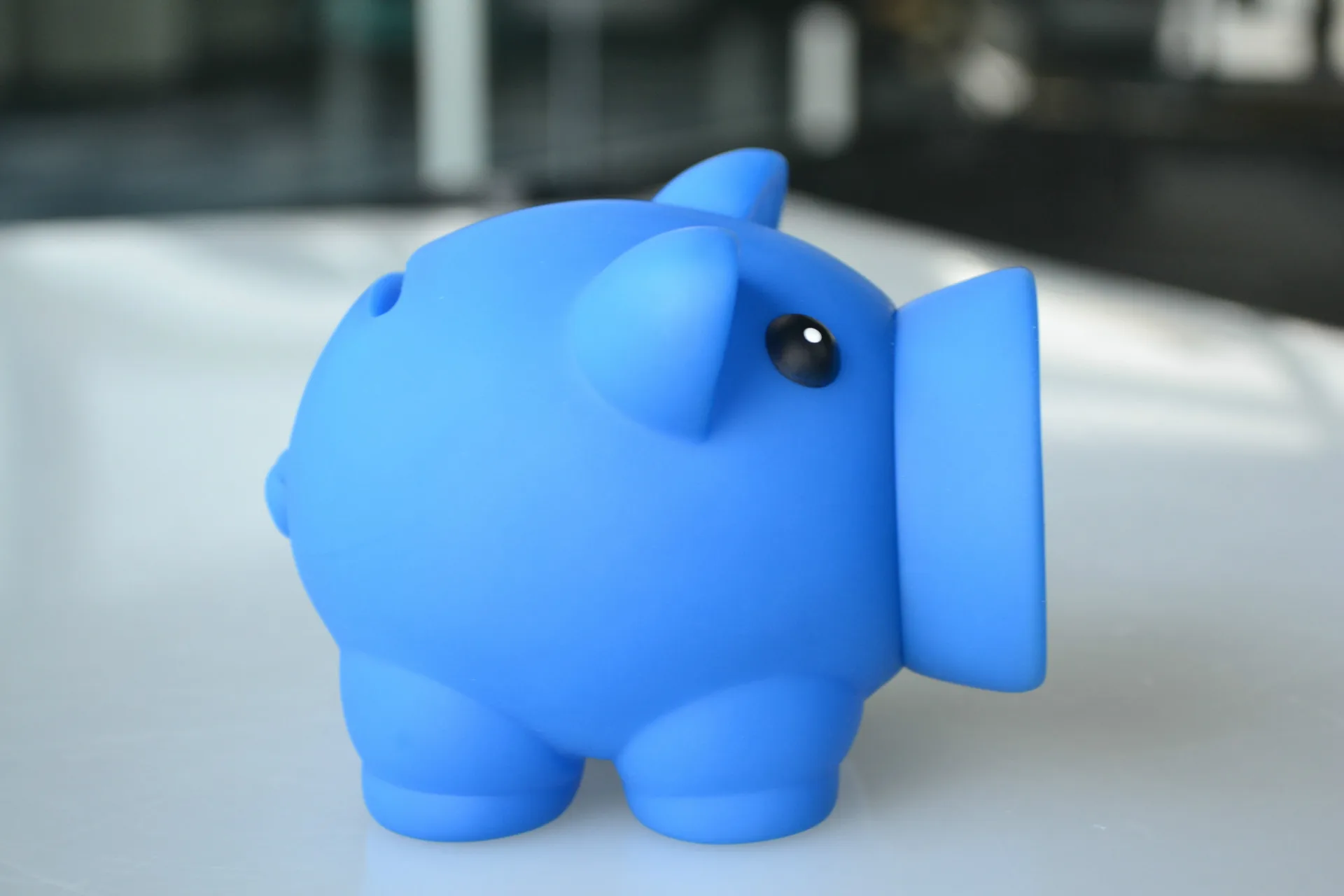 Promotional Pig Shaped Plastic Piggy Bank Wholesale Piggy Coin Bank