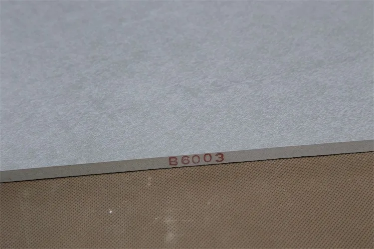 2019 Hot Selling Matt Finish Rustic Light Gray Anti Skid Ceramic Tiles for Dubai