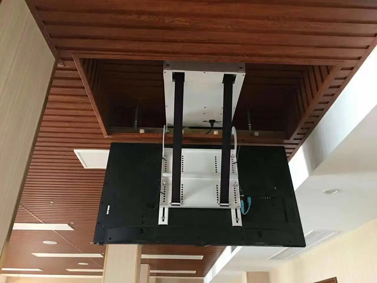 Motorized Tv Ceiling Mounts Universal Flip Down Tv Mounts Ceiling Tv Mounts With Remote Control Buy Motorized Tv Ceiling Mounts Flip Down Tv Ceiling