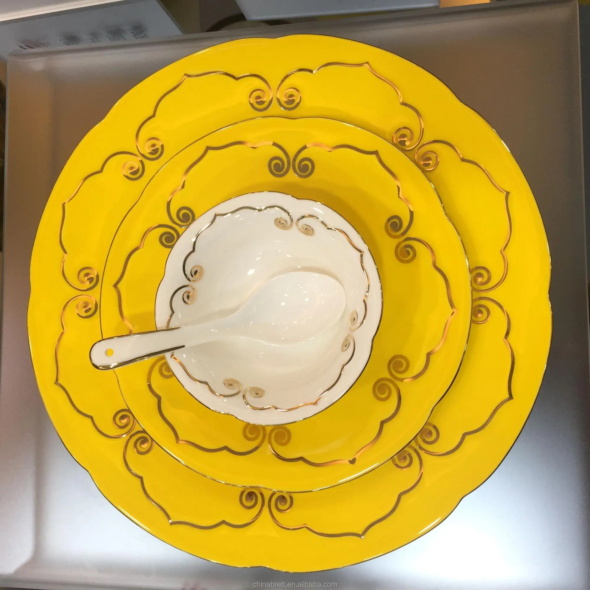 Gold Yellow Decorative Plate High Bone China Dinner Set