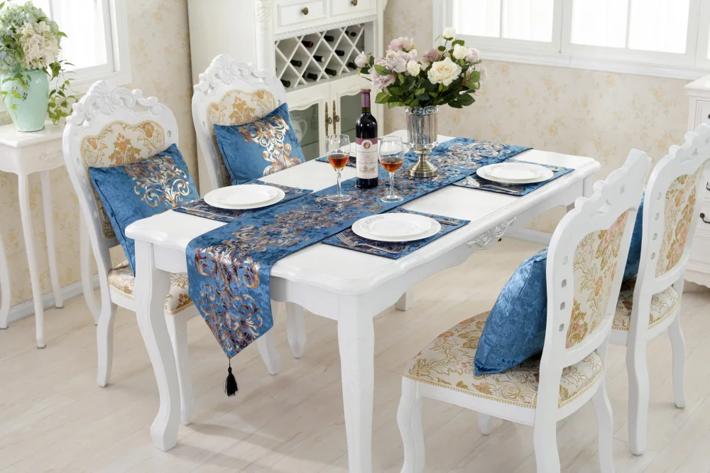 table runner set