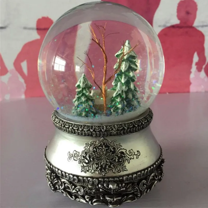 New Design Christmas Beautiful Gift Christmas Snowflake Crystal Ball Resin Crafts Home Office