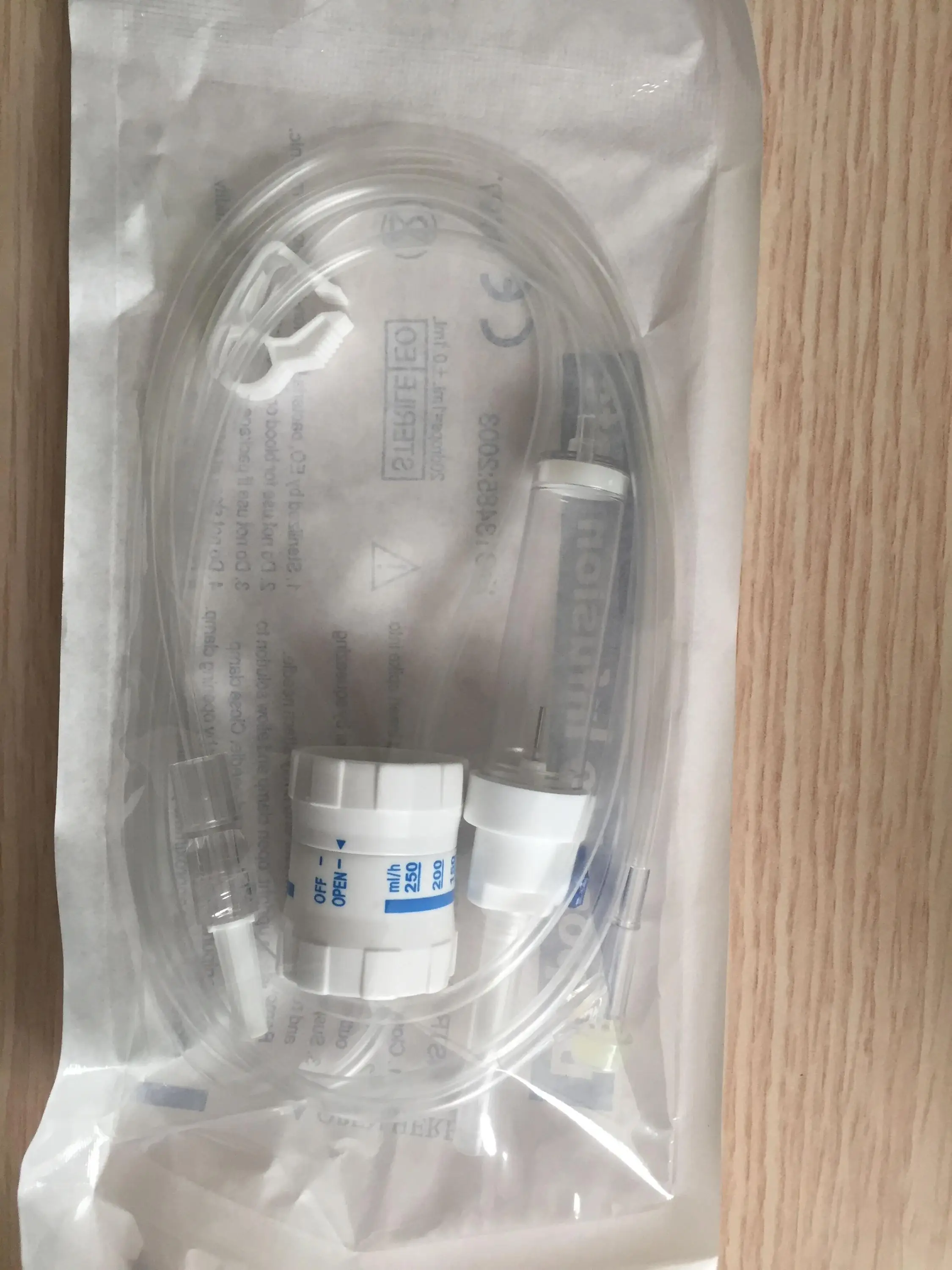 Flow regulator IV set blue.jpg