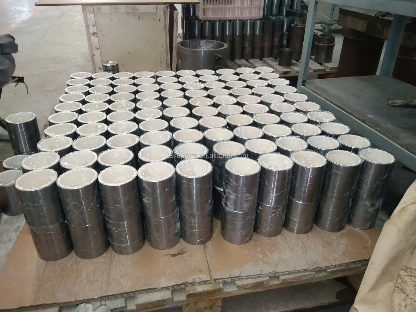Mud pump zirconia ceramic liner 82 mm N80 82 mm N80 Ceramic 99 Liner for Mud pumpFMC 435 420 Triplex Mud Pump Ceramic LinersFMC 435 Bean Pump Ceramic LinersAlumina Zirconia Ceramic Tube Cylinder Liner with Metal Housing for Mud PumpWear Resistant Ceramic Liner Ceramic Lining for Petroleum MachineryZirconia Ceramic Cylinder Liner for Mud Pumps Ceramic to Metal Tube3.jpg