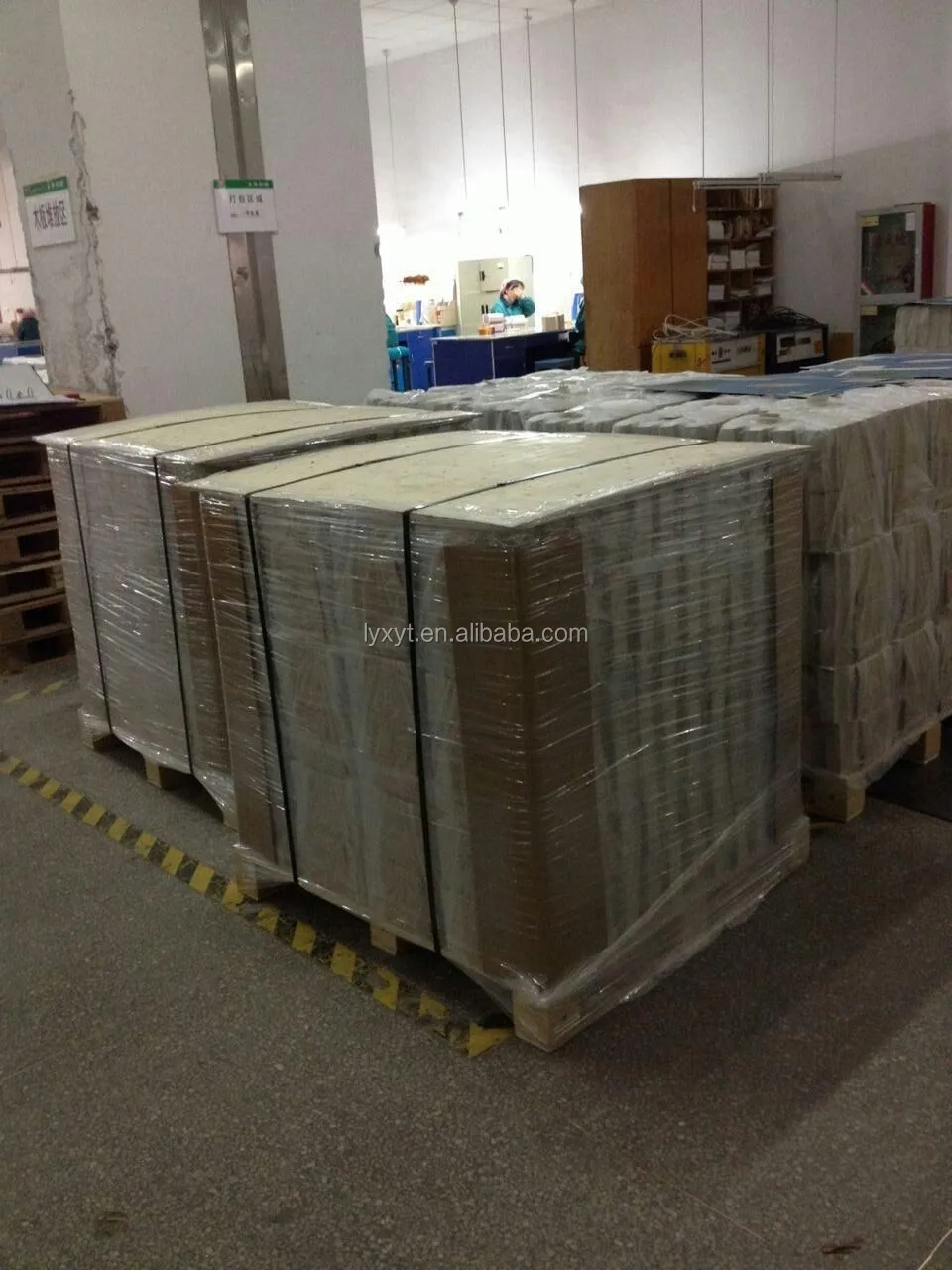 cigarette case packing.jpg