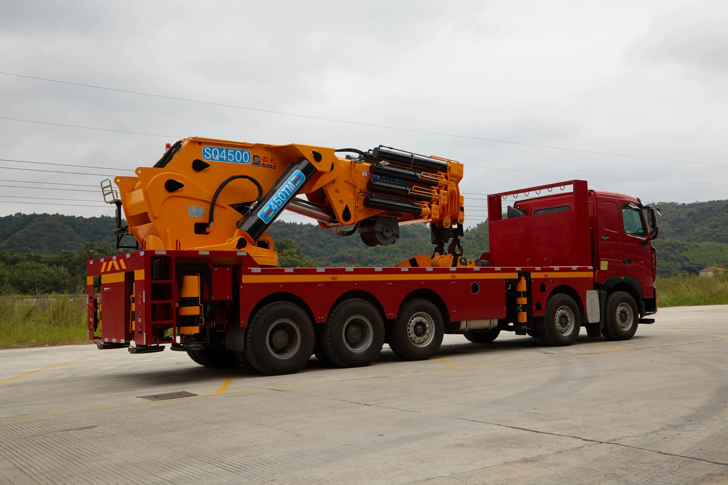 affordable price used telescopic mounted crane truck with 225ton