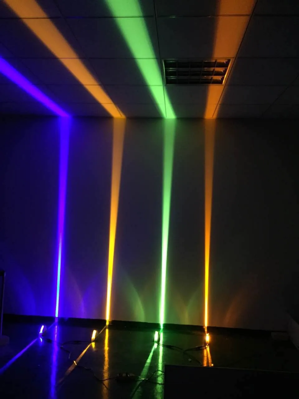 Nieuwste ontwerp aluminium rgb muur plafond opbouw nieuwigheid ...