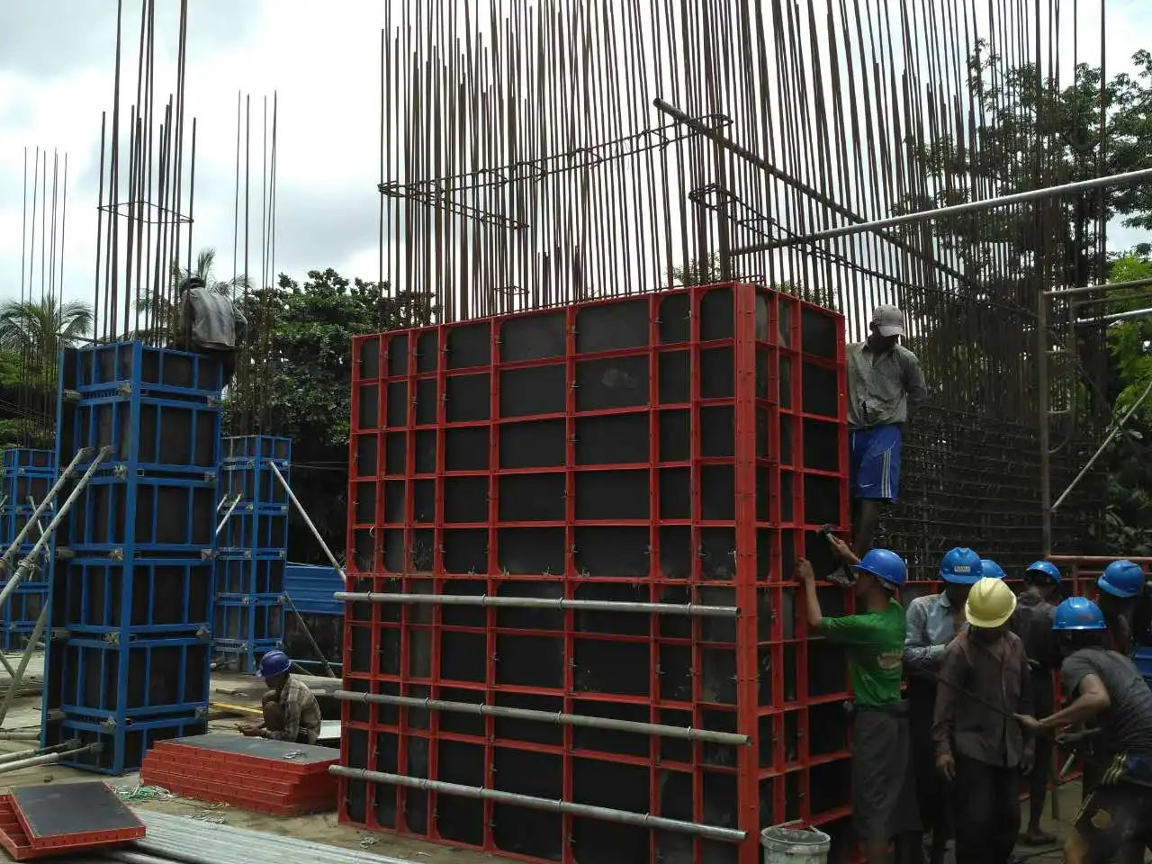 63 STEEL FRAME FORMWORK.JPG