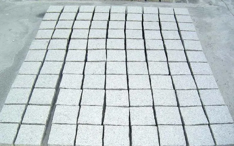 D-06 G682 5.1x15.2x15.2