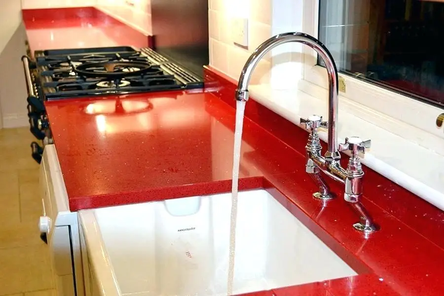 厨房台面红宝石红色闪耀石英石台面