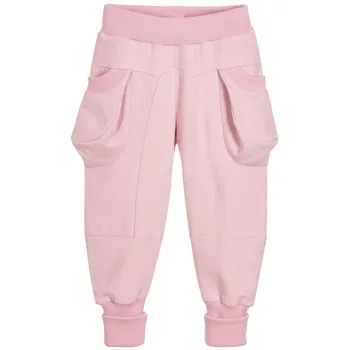 girl jogger pants outfit